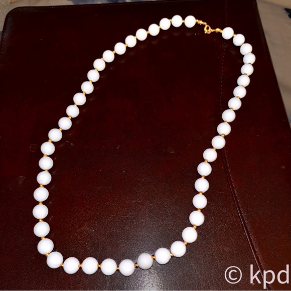 Gorgeous Estate Sale Find, white & gold necklace - Picture 1 of 4